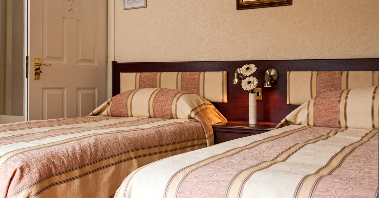 The Cnoc Hotel Struy Esterno foto